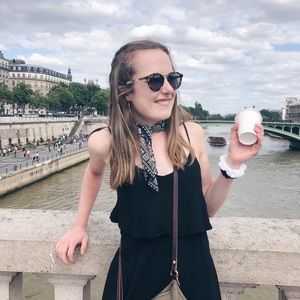 Meet your Posher, Caroline